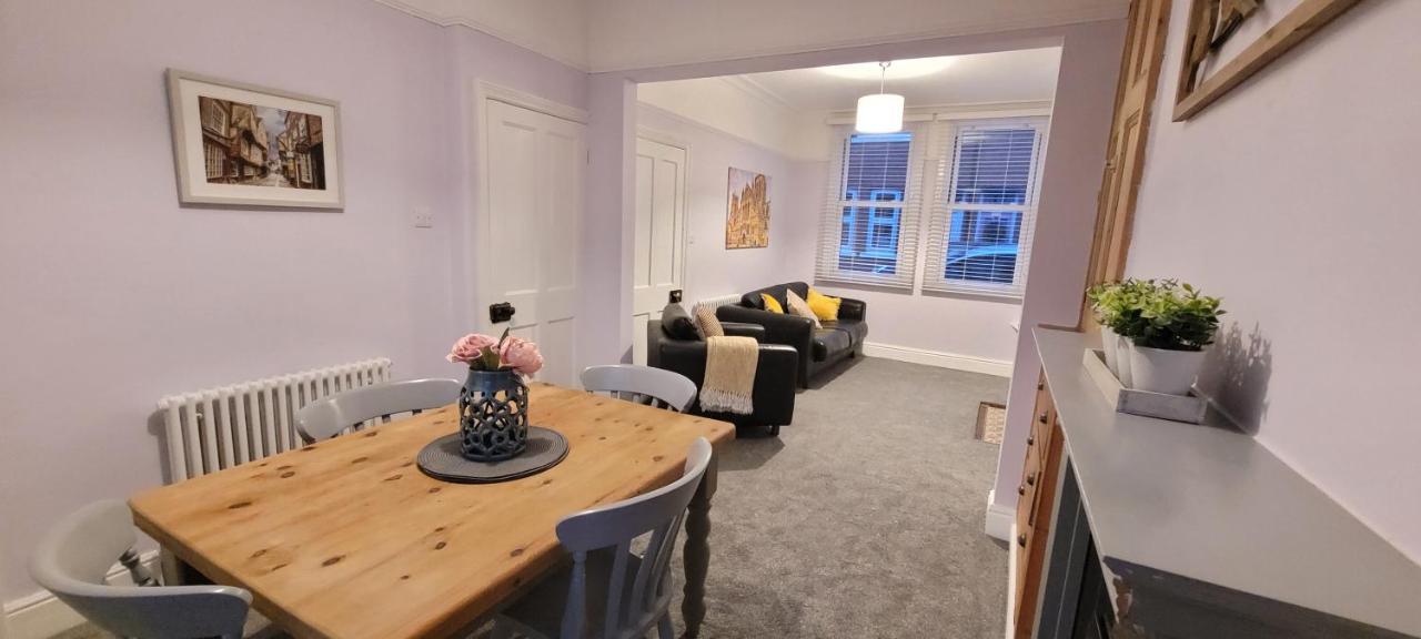 Hartoft St - 2 Bed Near River York Esterno foto