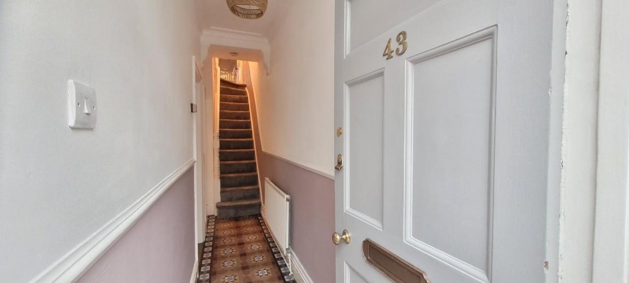 Hartoft St - 2 Bed Near River York Esterno foto