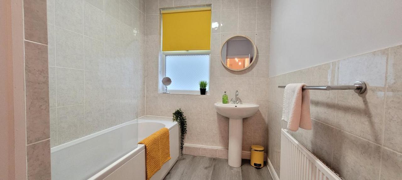 Hartoft St - 2 Bed Near River York Esterno foto