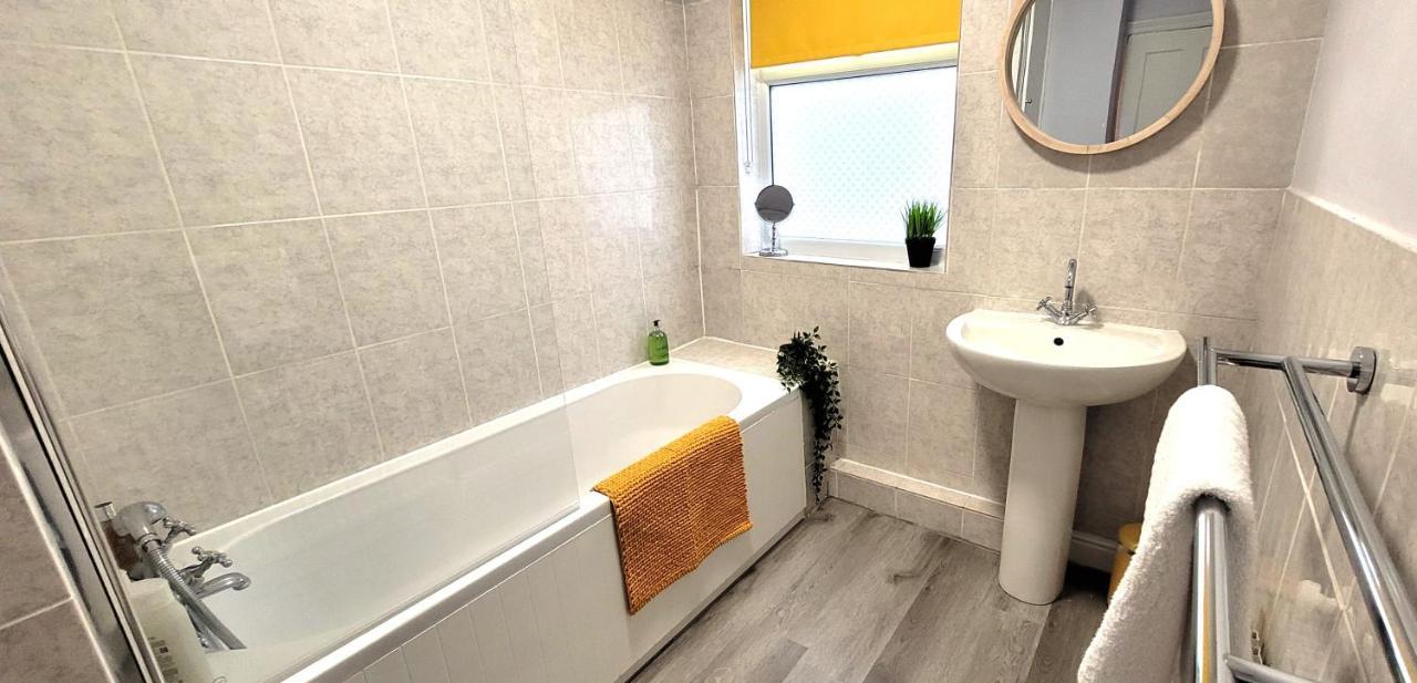 Hartoft St - 2 Bed Near River York Esterno foto