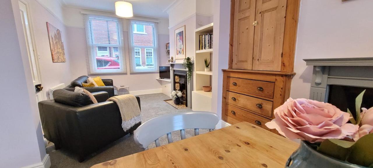 Hartoft St - 2 Bed Near River York Esterno foto