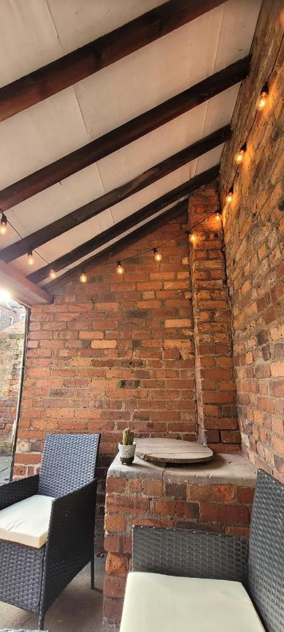 Hartoft St - 2 Bed Near River York Esterno foto