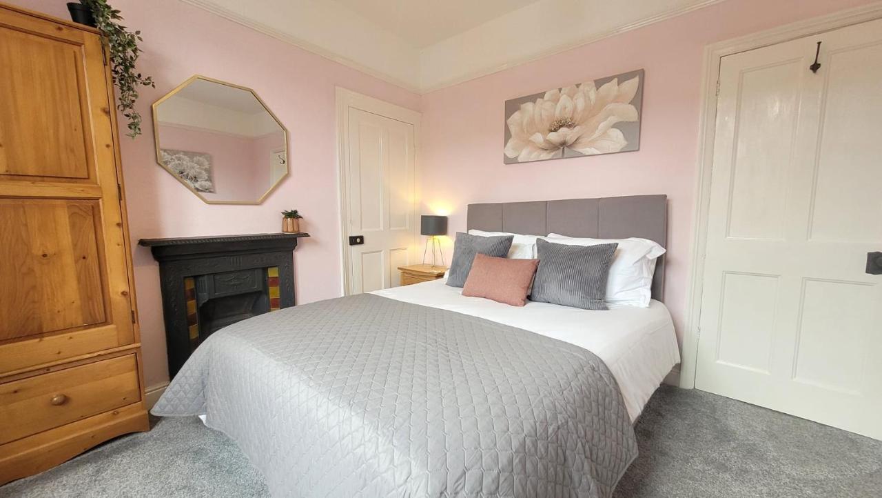Hartoft St - 2 Bed Near River York Esterno foto