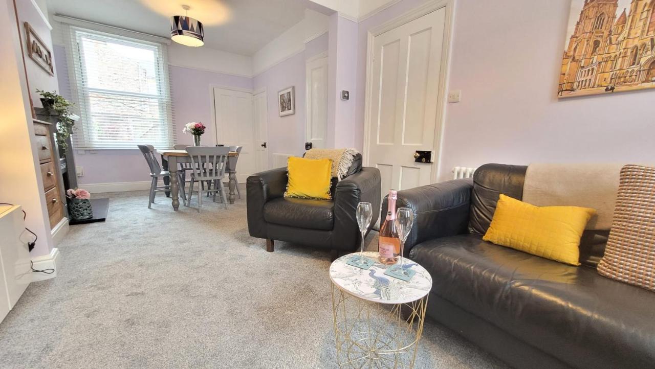 Hartoft St - 2 Bed Near River York Esterno foto